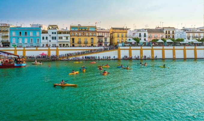 Velá de Santa Ana. Calle Betis y Río Guadalquivir