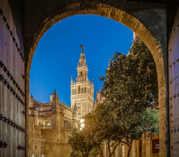 La Giralda desde el Patio de Banderas