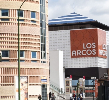 Shopping center Los Arcos